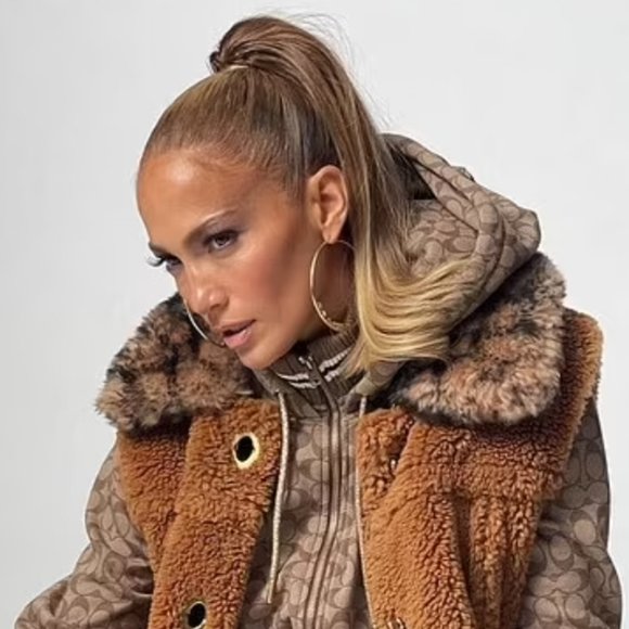 NEW Coach x Jennifer Lopez JLo Signature Large Hoop Earrings Hoops Logo Gold - Picture 1 of 6